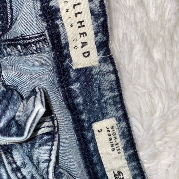 Jeans - Picture 2 of 2